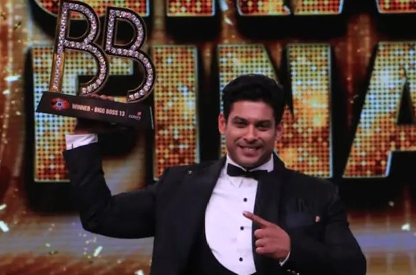 दिवंगत एक्टर सिद्धार्थ शुक्ला बिग बॉस सीजन 13 के विनर बने थे और इनाम में उन्हें 40 लाख रुपये दिए गए थे।