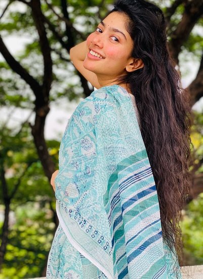 साई पल्लवी की उम्र भी 30 साल है लेकिन उनका फिलहाल शादी करने का कोई मूड नहीं है। वह फिलहाल बैचलर लाइफ से खुश हैं।