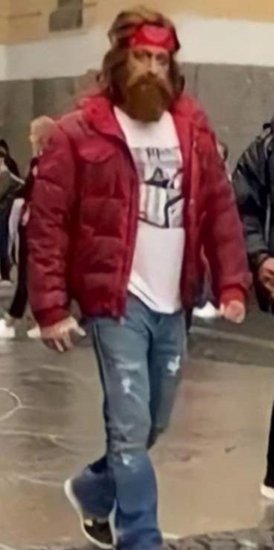 सलमान खाने की आने वाली फिल्म 'टाइगर 3' के सेट से यह तस्वीर हाल ही में सामने आई थी। इस तस्वीर पर भी सलमान को काफी ट्रोल किया गया था।