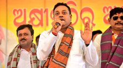 लाइव शो में शिवसेना नेता को मौलवी बुलाने लगे संबित पात्रा, बिफर पड़े कांग्रेस प्रवक्ता