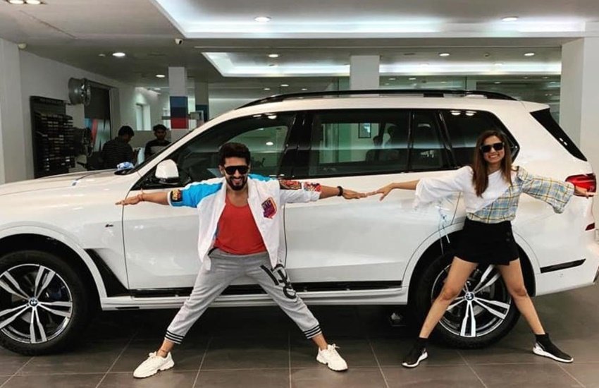 TV Actresses Car Collection: टीवी एक्टर्स भी लग्जरी के मामले में बॉलीवुड वालों से पीछे नहीं हैं। तमाम टीवी एक्टर्स ऐसे हैं जिनके पास आलीशान गाड़ियों का कलेक्शन है। आइए देखते हैं टीवी की दुनिया में राज करने वालीं एक्ट्रेसेस में किनके पास कौन सी कार है: 