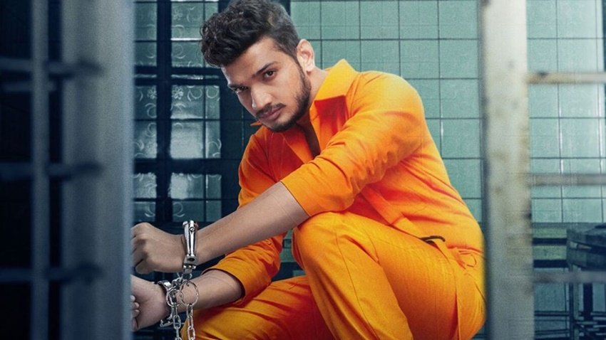 स्टैंड अप कॉमेडियन मुनव्वर फारूकी (Munawwar Farooqui) ने कंगना रनौत (Kangana Ranaut) का रियलिटी शो लॉक अप जीतकर हर किसी को अपना लोहा मनवा लिया है। इस शो के विनर बनने के बाद फारूकी रियलिटी शो खतरों का खिलाड़ी 12 (khatron Ke Khiladi 12) में बतौर कंटेस्टेंट शामिल होंगे। आइए जानते हैं और कौन से सेलेब्स इस बार खतरों से खेलते नजर आएंगे: 