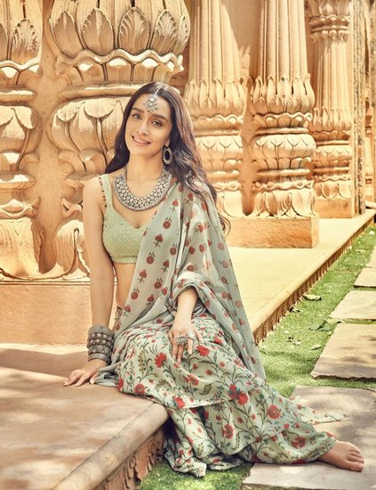 फिल्म स्त्री में श्रद्धा कपूर का किरदार देखने के बाद उन्हें भूल भुलैया 2 ऑफर की गई थी लेकिन श्रद्धा ने भी दूसरी फिल्मों के चलते यह फिल्म नहीं की। (All Photos: Social Media)