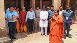 मध्य प्रदेश: रायसेन की मस्जिद पर सोमेश्वर धाम होने का दावा, जानें क्या कहते हैं स्थानीय लोग