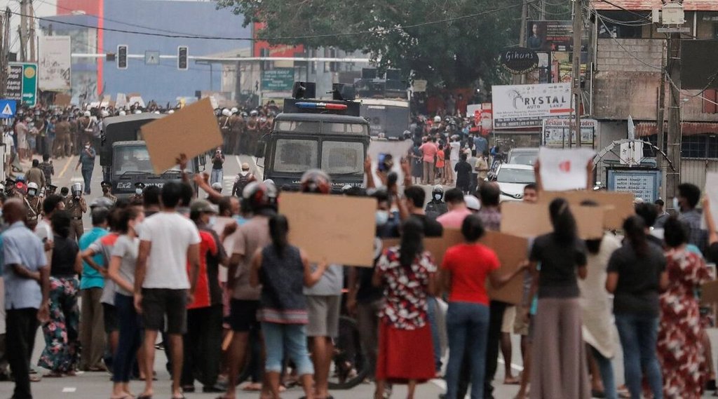 situation in Sri Lanka|Mahinda Rajapaksa|economic crisis in Sri lanka