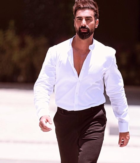 तुषार कालिया बॉलीवुड कोरियोग्राफर हैं। लेकिन उन्हें रियलिटी शो डांस दीवाने से खूब शोहरत नसीब हुई। अब वह खतरों के खिलाड़ी 12 के कंटेस्टेंट के तौर पर नजर आने वाले हैं।