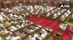UP Politics: प्रश्‍नकाल में बजा सदस्‍य का फोन, विधायकों की सेल्‍फी भी जी का जंजाल, अध्‍यक्ष ने दिए जब्‍त करने के निर्देश, पढ़ें पूरा मामला
