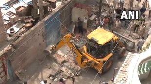 BULLDOZER| DELHI| MANGOLPURI|