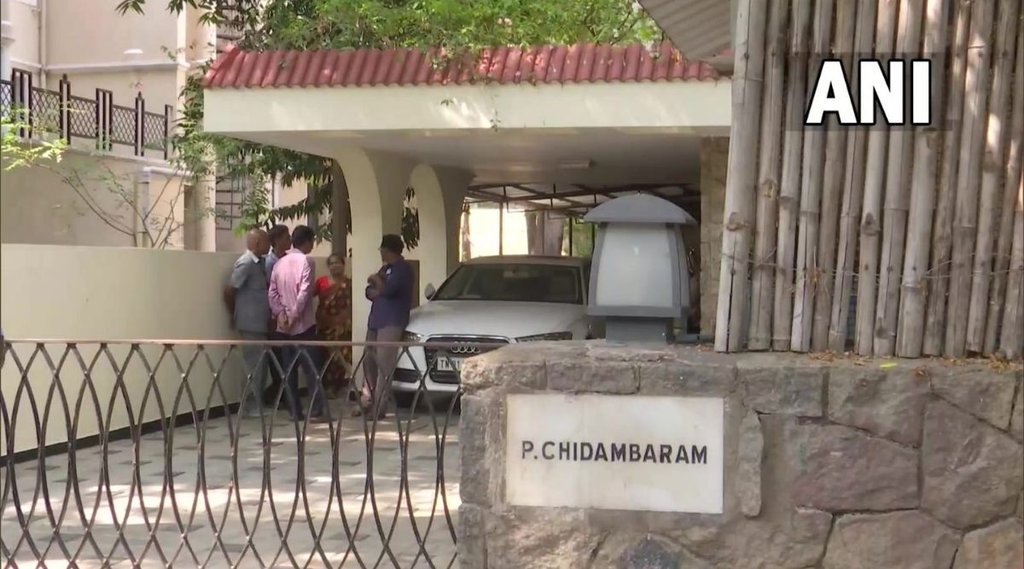 पी चिदंबरम के बेटे पर CBI का छापा | पी चिदंबरम | P Chidambaram