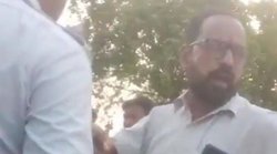 उन्नावः कार रोकने पर ट्रैफिक पुलिस से बीजेपी नेता की बदसूलकी, तिराहे से खींच ले गए कोतवाली; बोले- चल बंद कराता हूं…