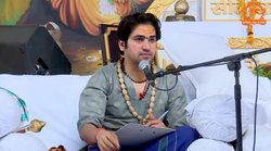 छूना नहीं हमें, अछूत आदमी है, दरबार में भक्त से बोले बागेश्वर धाम सरकार