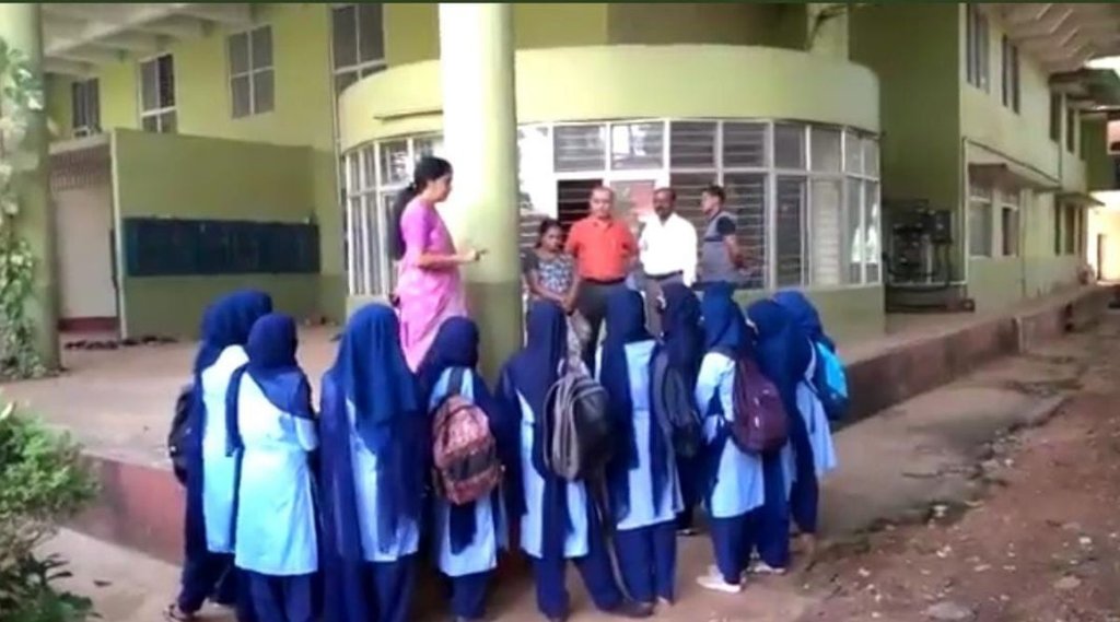 hijab controversy| mangalore| university|