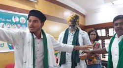 चाचा के साथ ये किसने कर दिया – राकेश टिकैत के ऊपर फेकीं गई स्याही तो लोगों ने किए ऐसे कमेंट्स