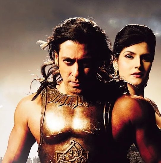 सलमान खान की फिल्म वीर को भी लेकर भी करणी सेना ने विरोध किया था। पोस्टर फाड़ने के साथ-साथ कई थिएटर में तोड़फोड़ भी की गई थी। करणी सेना ने फिल्म मेकर्स पर कम्युनिटी को बदनाम करने का आरोप लगाया था।