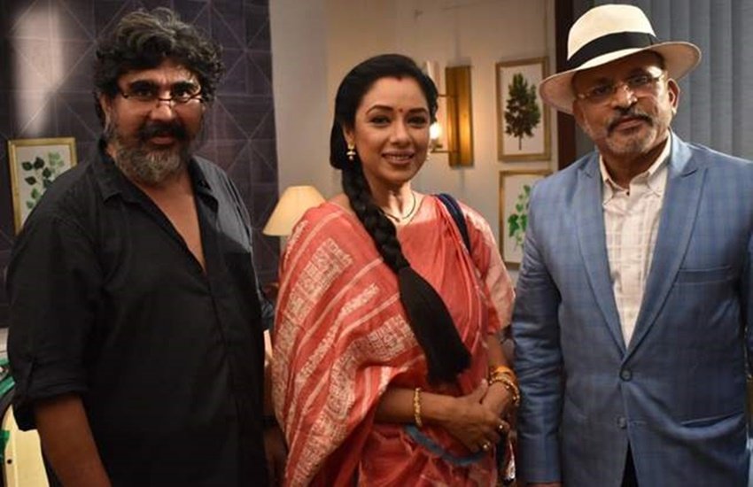 टीवी की दुनिया में राजन शाही का नाम भी टॉप के&nbsp;प्रोड्यूसर्स&nbsp;में प्रमुखता&nbsp;से लिया जाता है। राजन शाही ने ये रिश्ता क्या कहलाता है और अनुपमा जैसे सुपरहिट शो बनाए हैं। इसके अलावा मन की आवाज प्रतिज्ञा, वो तो है अलबेला, ये रिश्ते हैं प्यार के जैसे शोज के जरिए भी राजन लोगों की वाहवाही और टीआरपी बटोर चुके हैं।