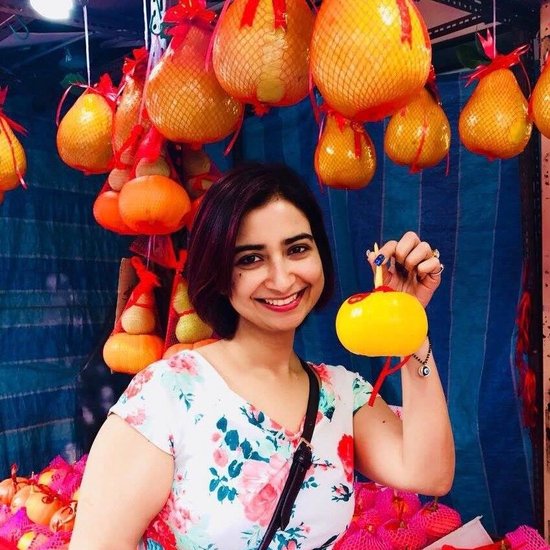 टीवी की दुनिया में रश्मि शर्मा ने सफलता का बड़ा अध्याय लिखा है। रश्मि ने अब तक ससुराल सिमर का, साथ निभाना साथिया, ससुराल सिमर का 2, सिर्फ तुम, विष या अमृत सितारा, शक्ति अस्तित्व के एहसास की जैसे शोज बनाकर अपनी धाक जमाई है। (All Photos: Social Media)