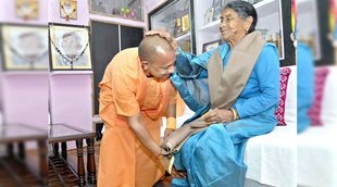 Yogi adityanath, Mother, CM Yogi