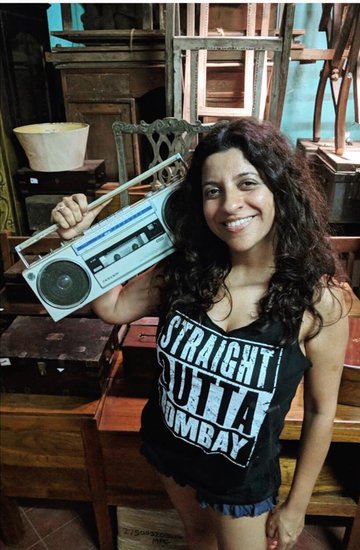 जोया अख्तर ने रणवीर सिंह और आलिया भट्ट स्टारर फिल्म 'गली बॉय' डायरेक्ट की थी। फिल्म को काफी पसंद किया गया था और इसके लिए जोया को बेस्ट डायरेक्टर का फिल्मफेयर अवॉर्ड मिला था। इसके अलावा भी जोया ने कई फिल्में डायरेक्ट की हैं।