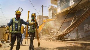 bulldozer, lucknow, noida