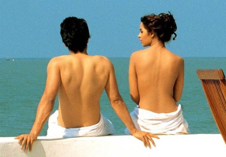 मल्लिका शेरावत ने फिल्म मर्डर स बॉलीवुड में कदम रखा था। इस फिल्म में मल्लिका ने जिस तरह के बोल्ज सीन दिये थे उसके बाद तो उनपर बोल्ड एक्ट्रेस का ठप्पा ही लग गया था।