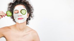 Skin Care: चेहरे से फाइन लाइन्स और रिंकल्स को दूर करता है खीरा और एलोवेरा का पैक, जानिए फायदे और तरीका