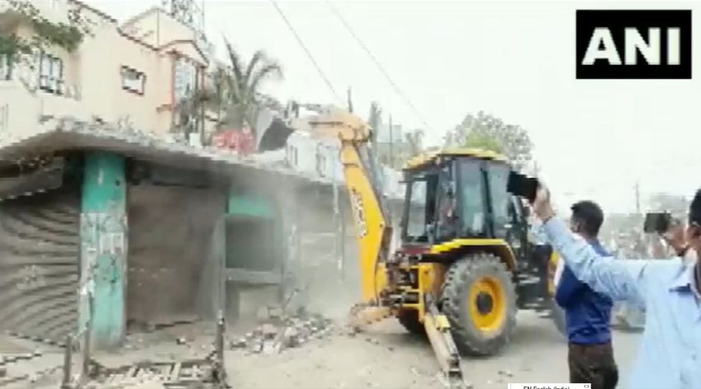 demolition drive| UP govt| pappu smart
