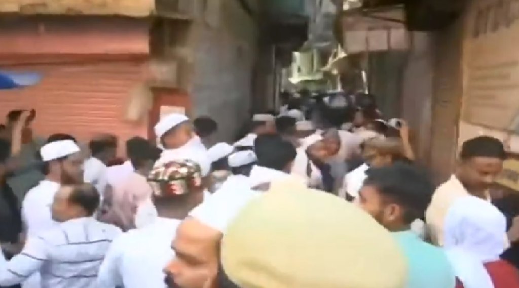 UP, Banaras, Gyanvapi Masjid, Court commissioner, Masjid survey, Survey halted, Petition of Muslim side, Owaisi