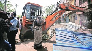 bulldozer action in delhi