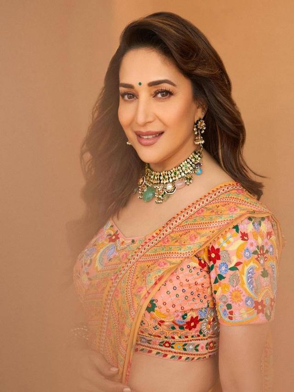 madhuri stunning avtaar