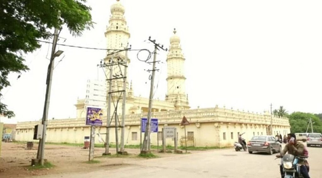 Karnataka, Srirangapatna, Mandya district administration, Narendra Modi Vichar Manch, Jama Masjid, Tipu Sultan, Right wing group, Hanuman temple