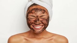 Skin Care Tips: गर्मी में ऑयली स्किन के लिए बेस्ट हैं ये 3 नैचुरल स्क्रब