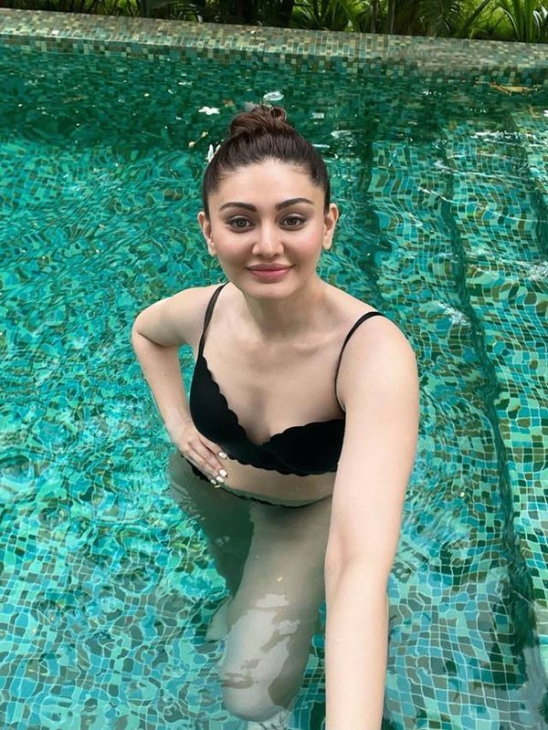 shefali bikini look