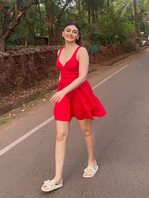 shefali red look