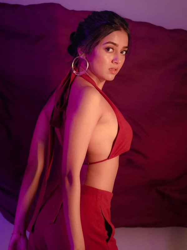 tejasswi stylish look