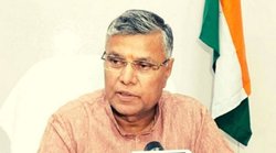 UP की जेलों में बजता है गायत्री मंत्रः पत्रकार ने पूछा- गैर-धर्म के कैदियों को जबरन सुनाने का प्रयास, मंत्री ने दिया यह जवाब