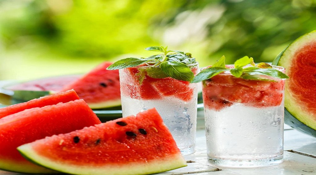 dont drink water after comsuming these foods, water rich foods, avoid water after consuming some foods,