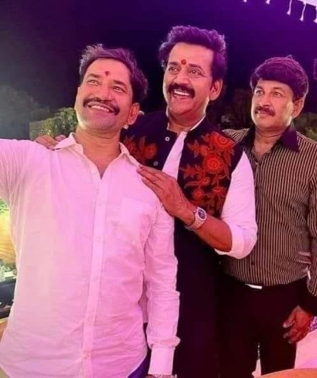 कभी रोजगार और पैसों के लिए मोहताज रहने वाले तीनों भोजपुरी कलाकार आज कई लग्जरी गाड़ियों के मालिक हैं।