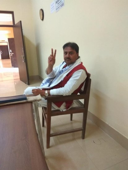 लगभग 200 करोड़ की संपत्ति के मालिक गुड्डू जमाली के नाम पर भी सिर्फ एक क्वालिस कार है जिसकी कीमत उन्होंने 40 हजार रुपये बताई है।