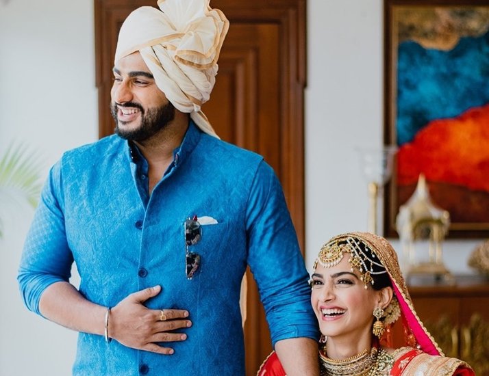 सोनम कपूर इन दिनों प्रेग्नेंट हैं और पति के साथ लंदन में ही हैं। वहीं अर्जुन कपूर गर्लफ्रेंड मलाइका अरोड़ा के साथ पेरिस में हैं। (All Photos: Sonam Kapoor Instagram)