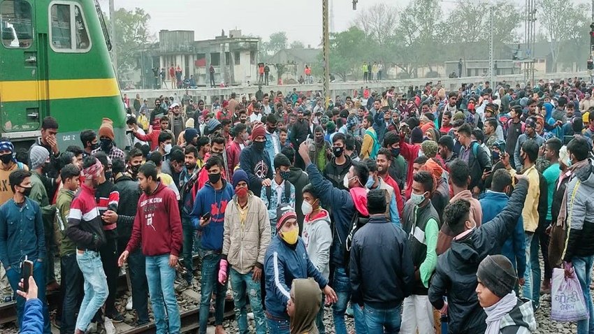 इस अग्निपथ योजना के तहत युवाओं को 30 से 40 हजार हर महीने वेतन दिया जाएगा। 