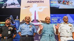 कई विकसित देशों में लागू है Agnipath जैसी योजना, दो साल के लिए भी सेना में रखे जाते हैं लोग