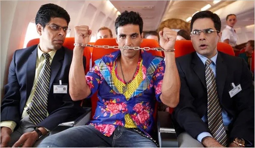 अक्षय कुमार स्टारर फिल्म 'तीस मार खान' भी फ्लॉप रही थी। इसे&nbsp;2.5 की रेटिंग दी गई थी।&nbsp;