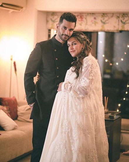 Neha Dhupia: नेहा धूपिया की प्रेग्नेंसी की न्यूज ने भी फैंस को शॉक्ड किया था। नेहा ने शादी के 6 महीने बाद ही बेटी को जन्म दिया था।