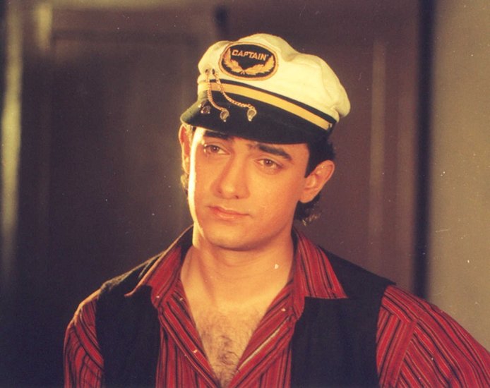 दिल है के मानता नहीं हॉलीवुड फिल्म इट हैपेन्ड वन नाइट की रीमेक है।