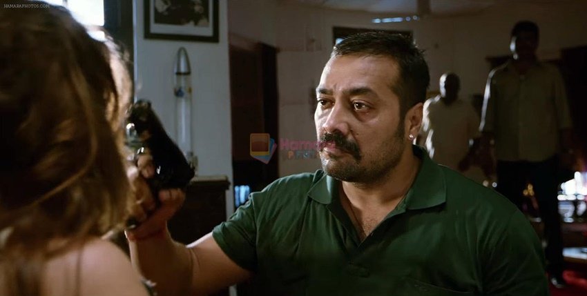 सेक्रेड गेम्स जैसी वेब सीरीज बनाने वाले डायरेक्टर अनुराग कश्यप कई फिल्मों में एक्टिंग कर चुकी हैं। इनमें से सोनाक्षी सिन्हा स्टारर फिल्म अकीरा भी एक है। 