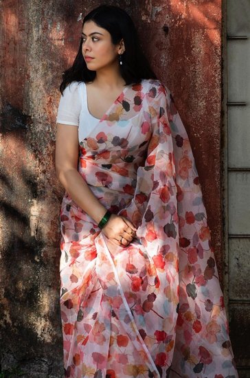 फनी पार्ट यह था कि वह लोग मुझे कविता पोछे वाली के तौर पर पहचानते थे क्योंकि सीरीज में मैं हर वक्त पोछा लगाते ही नजर आती थी। 