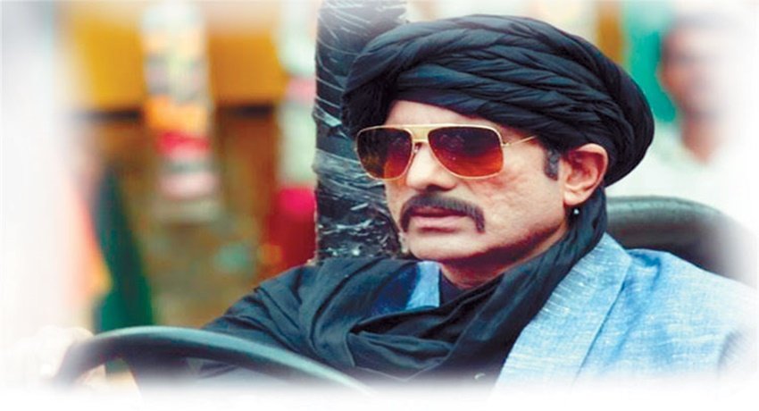 जहांगीर खान लगभग सभी फिल्मों में नेगेटिव शेड में ही नजर आए। कई फिल्मों में लीड एक्टर से पिटते दिखे।