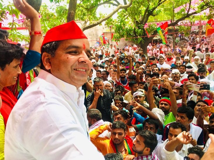 बात सपा के धर्मेंद्र यादव की संपत्ति की करें तो वह करीब 12 करोड़ की प्रॉपर्टी के मालिक हैं। वहीं बीजेपी के दिनेश लाल यादव उर्फ निरहुआ के पास करीब 6 करोड़ रुपये की कुल संपत्ति है।