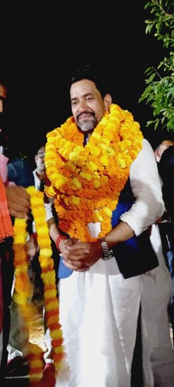 सभी तस्वीरें सोशल मीडिय़ा से ली गई हैं।