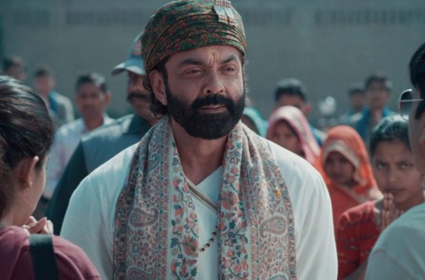 बॉबी ने कहा कि आश्रम 3 में इंटीमेट सीन करते वक्त वह काफी नर्वस थे क्योंकि वह पहली बार इस तरह के सीन कर रहे थे। 